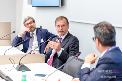 Discussion & Cocktail